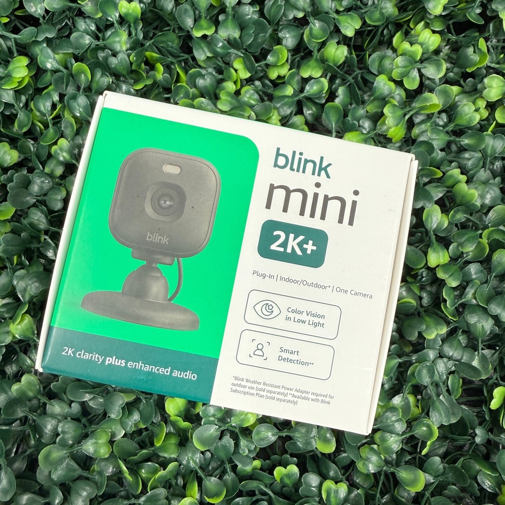 Blink Mini 2K+ Smart Security Camera Indoor Outdoor Plug-In 2K Resolution Black